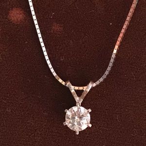 ⭐️ Host Pick⭐️ Diamond .5 carat Solitaire necklace